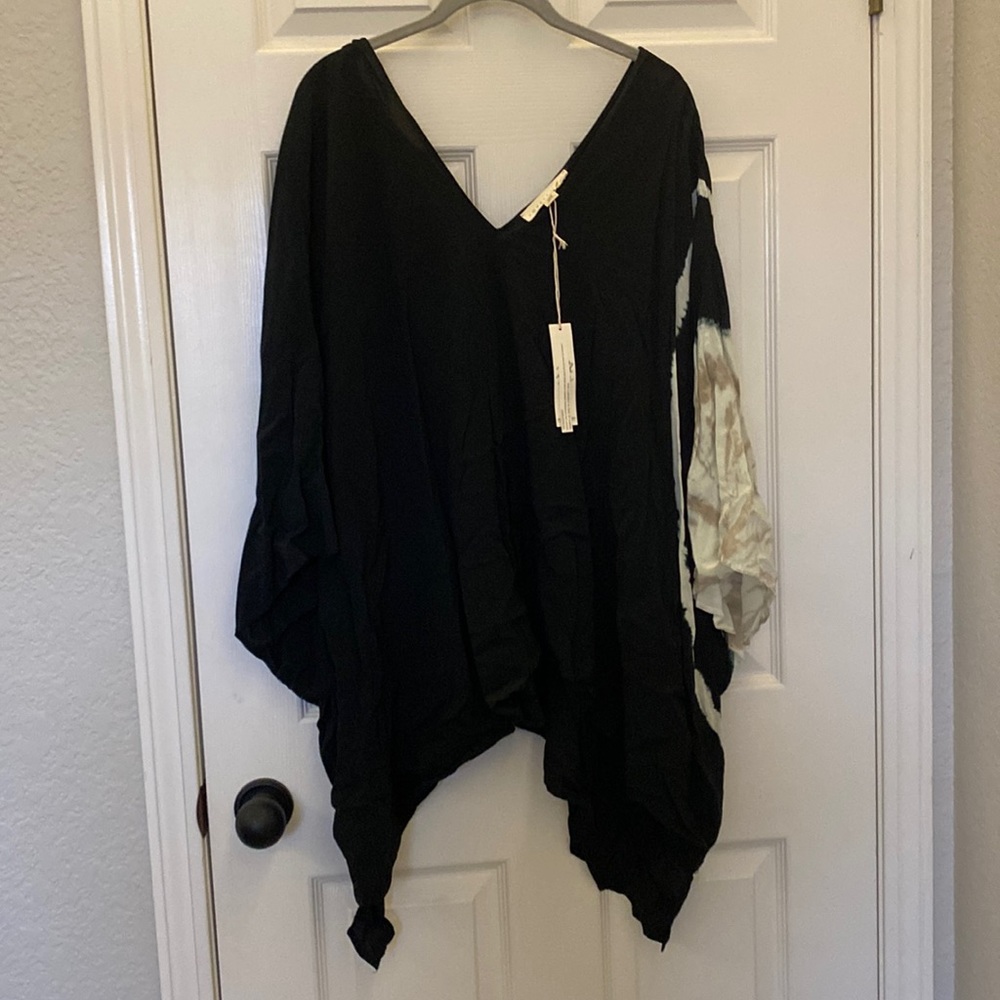 NWT lovestitch oversized blouse. Black with neutral tie dye. Large open sleeve.